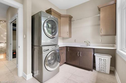 40 Delong Drive, Ottawa, ON - Indoor Photo Showing Laundry Room