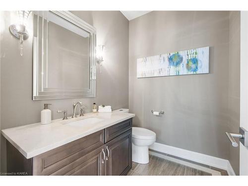 40 Delong Drive, Ottawa, ON - Indoor Photo Showing Bathroom