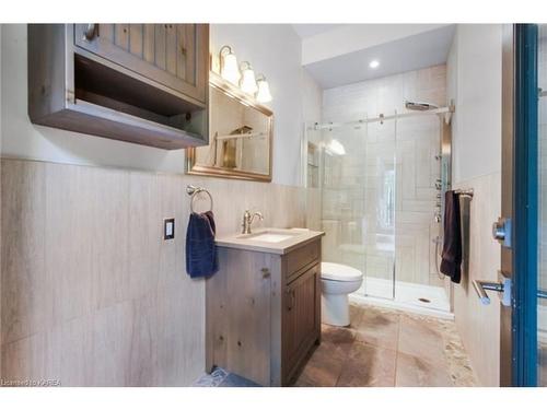 40 Delong Drive, Ottawa, ON - Indoor Photo Showing Bathroom