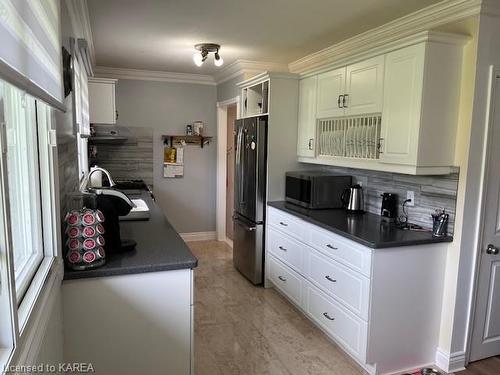 157 Station Road, Gananoque, ON - Indoor Photo Showing Kitchen