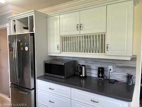 157 Station Road, Gananoque, ON - Indoor Photo Showing Kitchen