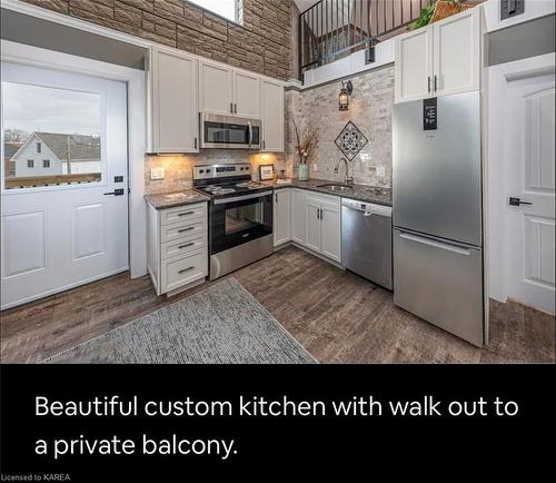 45 Chestnut Street, Kingston, ON - Indoor Photo Showing Kitchen