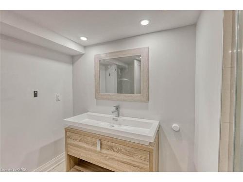 13382 Road 38 Road, Sharbot Lake, ON - Indoor Photo Showing Bathroom