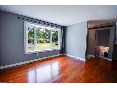 324 Arthur Street, Gananoque, ON - Indoor Photo Showing Other Room