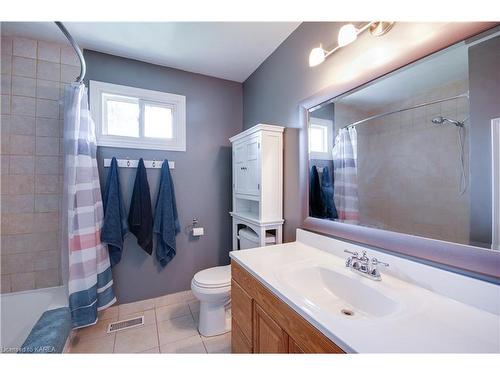 324 Arthur Street, Gananoque, ON - Indoor Photo Showing Bathroom