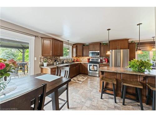 1780 Floyd Avenue, Kingston, ON - Indoor Photo Showing Kitchen