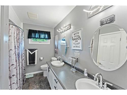 1780 Floyd Avenue, Kingston, ON - Indoor Photo Showing Bathroom