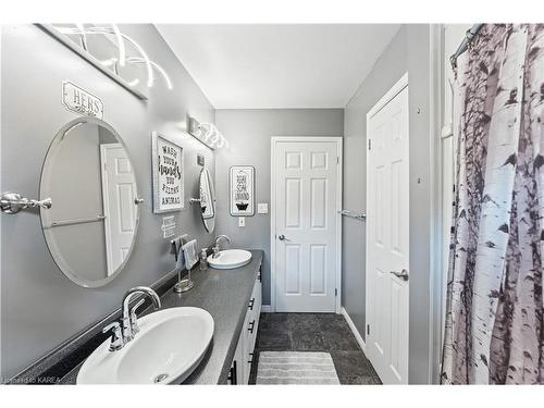 1780 Floyd Avenue, Kingston, ON - Indoor Photo Showing Bathroom