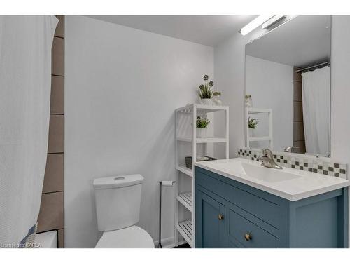 408-165 Ontario Street, Kingston, ON - Indoor Photo Showing Bathroom