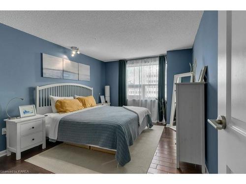 408-165 Ontario Street, Kingston, ON - Indoor Photo Showing Bedroom