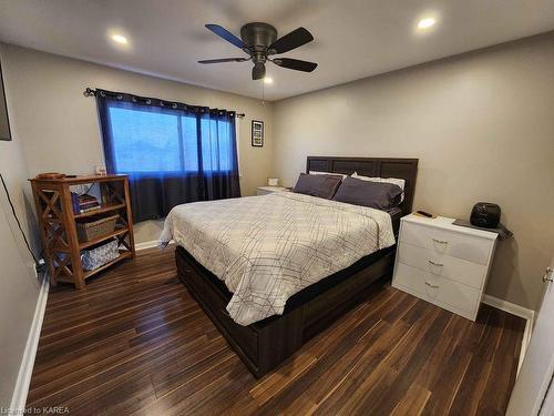 999 Portsmouth Avenue, Kingston, ON - Indoor Photo Showing Bedroom