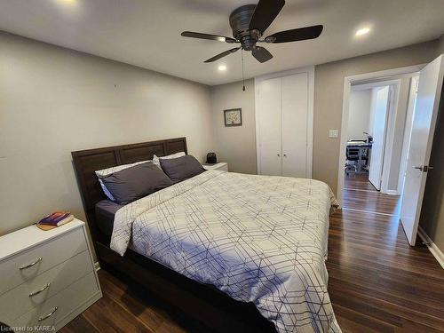 999 Portsmouth Avenue, Kingston, ON - Indoor Photo Showing Bedroom