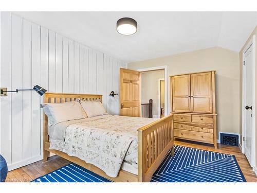 2478 Middle Road, Kingston, ON - Indoor Photo Showing Bedroom