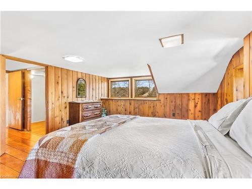 2478 Middle Road, Kingston, ON - Indoor Photo Showing Bedroom