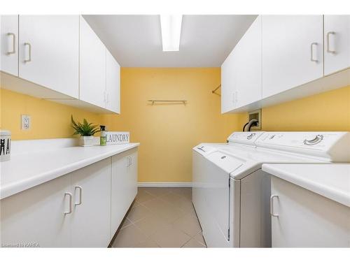 5-111 Echo Drive, Ottawa, ON - Indoor Photo Showing Laundry Room