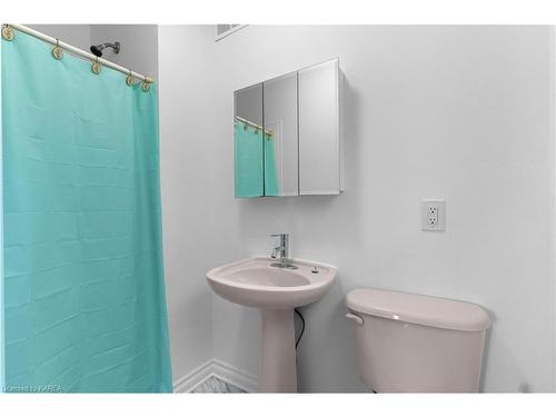 523 County Road 2 E, Gananoque, ON - Indoor Photo Showing Bathroom