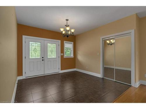 1815 Foxdale Place, Glenburnie, ON - Indoor Photo Showing Other Room