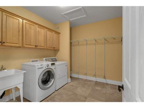 1815 Foxdale Place, Glenburnie, ON - Indoor Photo Showing Laundry Room