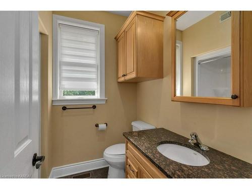 1815 Foxdale Place, Glenburnie, ON - Indoor Photo Showing Bathroom