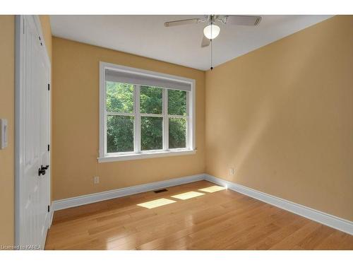 1815 Foxdale Place, Glenburnie, ON - Indoor Photo Showing Other Room