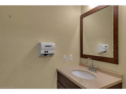 1815 Foxdale Place, Glenburnie, ON - Indoor Photo Showing Bathroom