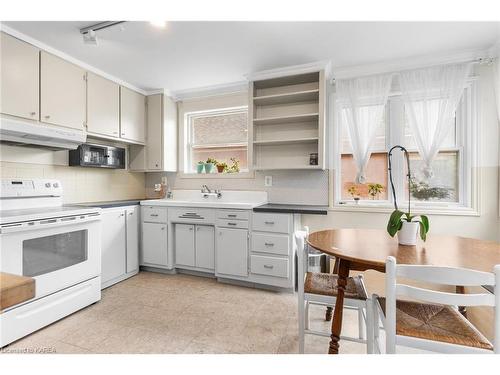 205 Adelaide Street, Kingston, ON - Indoor Photo Showing Kitchen