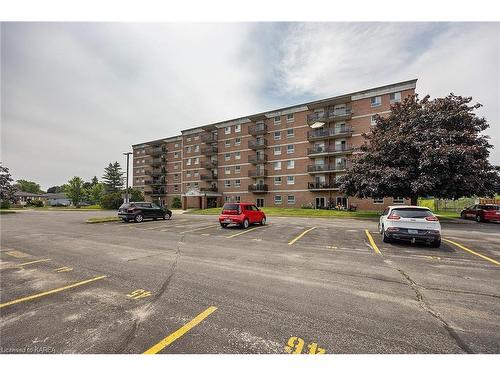 502-745 Davis Drive, Kingston, ON - Outdoor