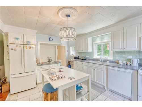 13698 Road 38, Sharbot Lake, ON - Indoor Photo Showing Kitchen