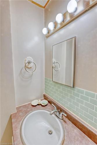 13698 Road 38, Sharbot Lake, ON - Indoor Photo Showing Bathroom