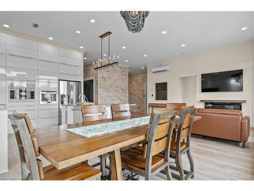 1610 County Rd 15, Picton, ON - Indoor Photo Showing Dining Room