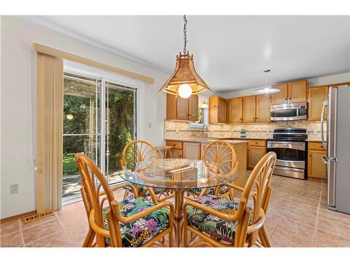 947 Newcastle Street, Kingston, ON - Indoor Photo Showing Dining Room