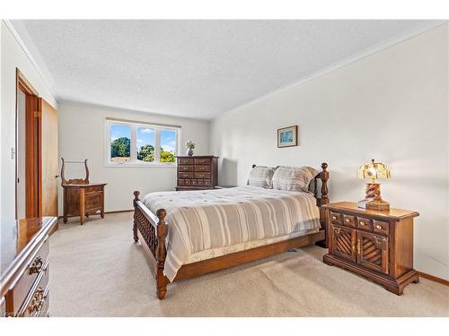 947 Newcastle Street, Kingston, ON - Indoor Photo Showing Bedroom