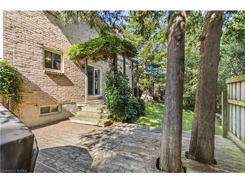 947 Newcastle Street, Kingston, ON - Outdoor