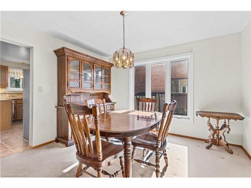 947 Newcastle Street, Kingston, ON - Indoor Photo Showing Dining Room