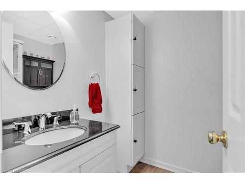 591 Tanner Drive, Kingston, ON - Indoor Photo Showing Bathroom