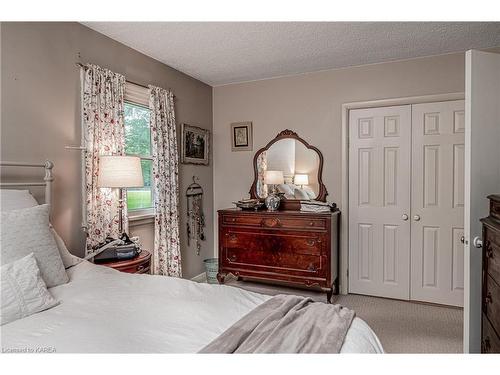 523 Glenview Avenue, Kingston, ON - Indoor Photo Showing Bedroom