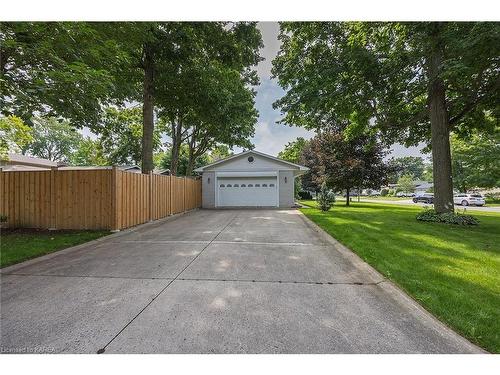 420 Bernice Drive, Kingston, ON - Outdoor