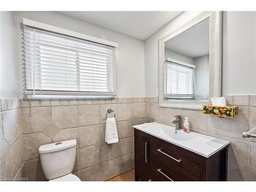 420 Bernice Drive, Kingston, ON - Indoor Photo Showing Bathroom