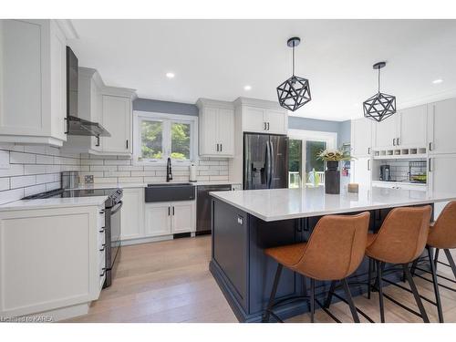 2135 Arne Crescent, Kingston, ON - Indoor Photo Showing Kitchen With Upgraded Kitchen