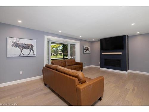 2135 Arne Crescent, Kingston, ON - Indoor Photo Showing Living Room With Fireplace