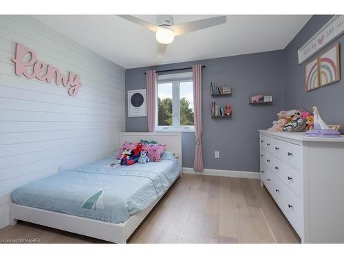 2135 Arne Crescent, Kingston, ON - Indoor Photo Showing Bedroom