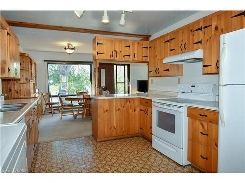 112 Shady Lane, Lansdowne, ON - Indoor Photo Showing Kitchen With Double Sink