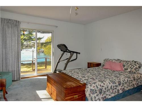 112 Shady Lane, Lansdowne, ON - Indoor Photo Showing Bedroom