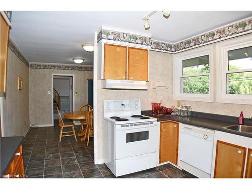 124 County Rd 8, Greater Napanee, ON - Indoor Photo Showing Kitchen