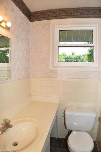 124 County Rd 8, Greater Napanee, ON - Indoor Photo Showing Bathroom