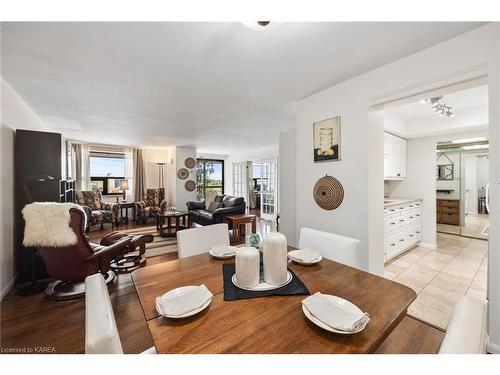 1209-165 Ontario Street, Kingston, ON - Indoor Photo Showing Living Room