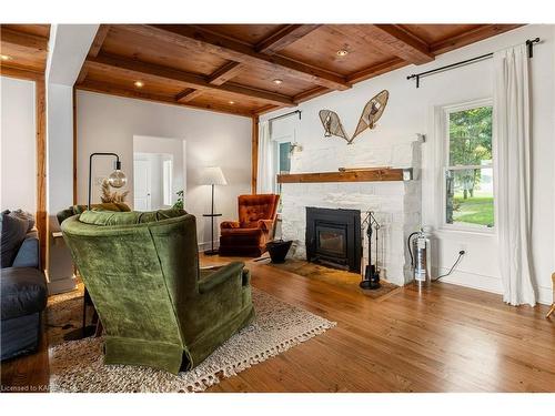 89 Waldo'S Way Lane, Wolfe Island, ON - Indoor Photo Showing Living Room With Fireplace