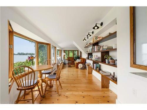 89 Waldo'S Way Lane, Wolfe Island, ON - Indoor Photo Showing Dining Room