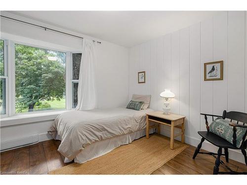 89 Waldo'S Way Lane, Wolfe Island, ON - Indoor Photo Showing Bedroom