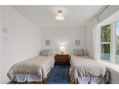 89 Waldo'S Way Lane, Wolfe Island, ON - Indoor Photo Showing Bedroom